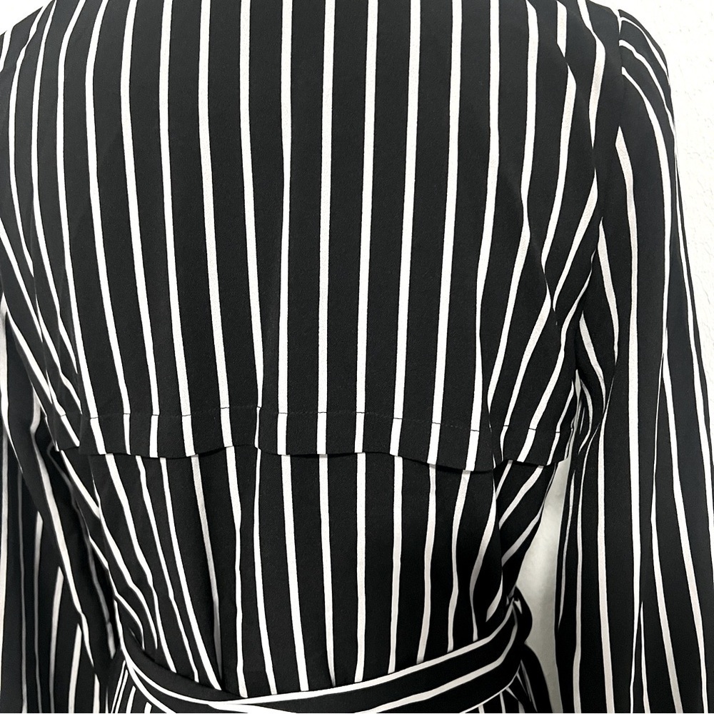 Active USA Women Small Black and White Striped Wrap Dress with Belt and Pockets - Picture 6 of 9